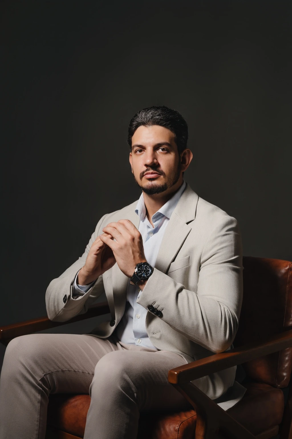 Dr. Mateus Corteletti em retrato profissional
